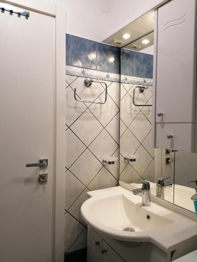 Bright & Cozy Pula Apartment Bagian luar foto